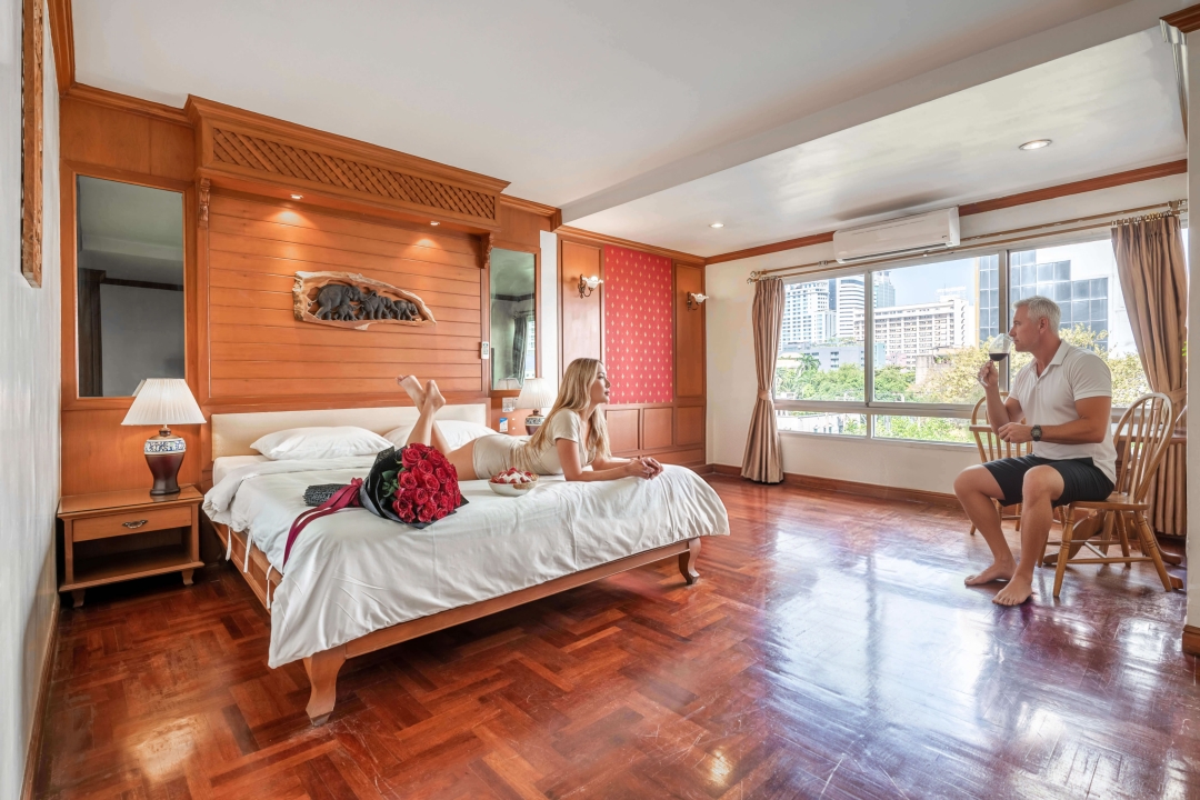 Royal Ivory Nana Hotel Upgrades Deluxe Rooms with King-Size Beds and Premium Appliances