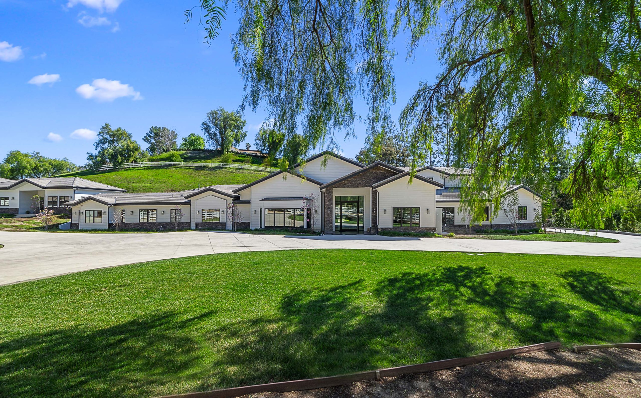 Concierge Auctions: Bidding Opens at $5M for Rare Ranch Estate in Southern California’s Hidden Hills